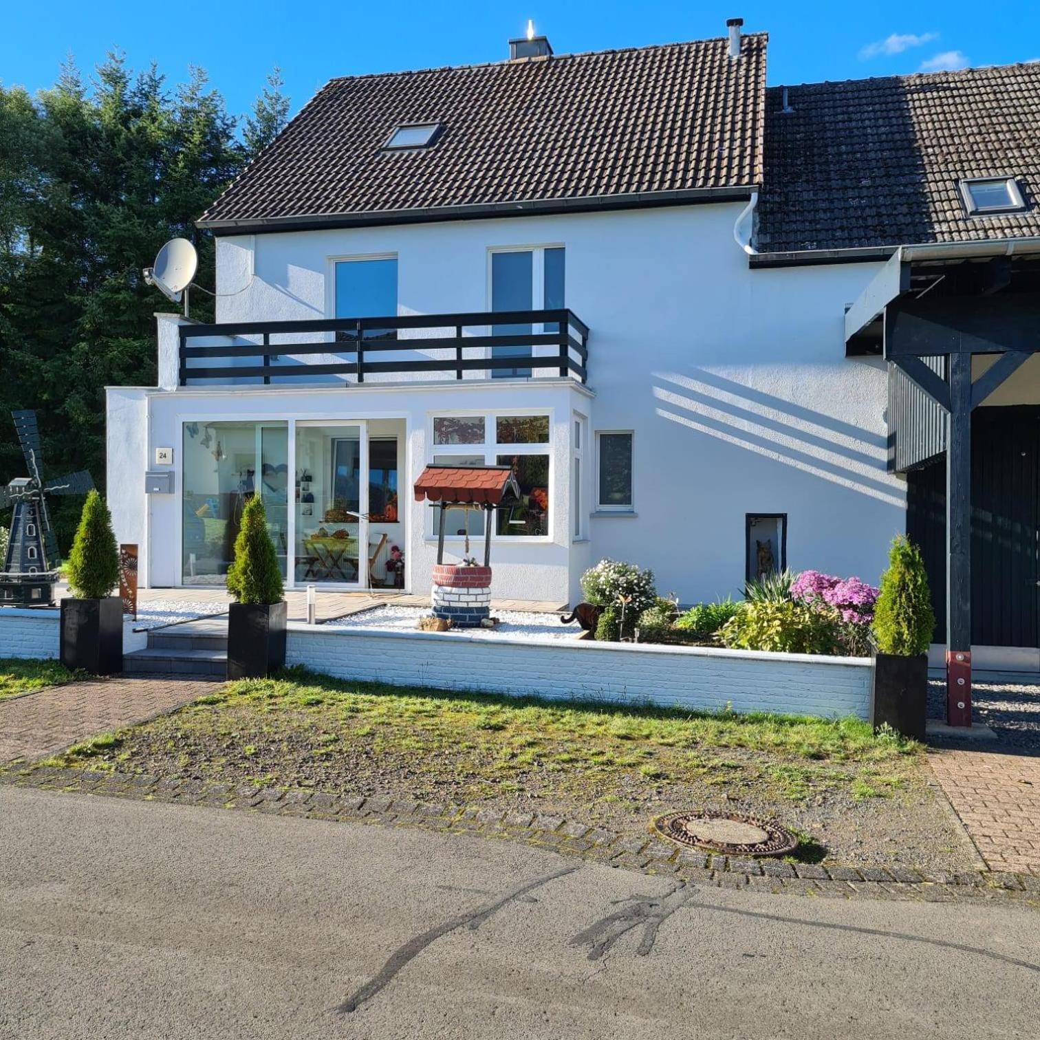 Guesthouse Wallenborn - Lodge Exterior foto